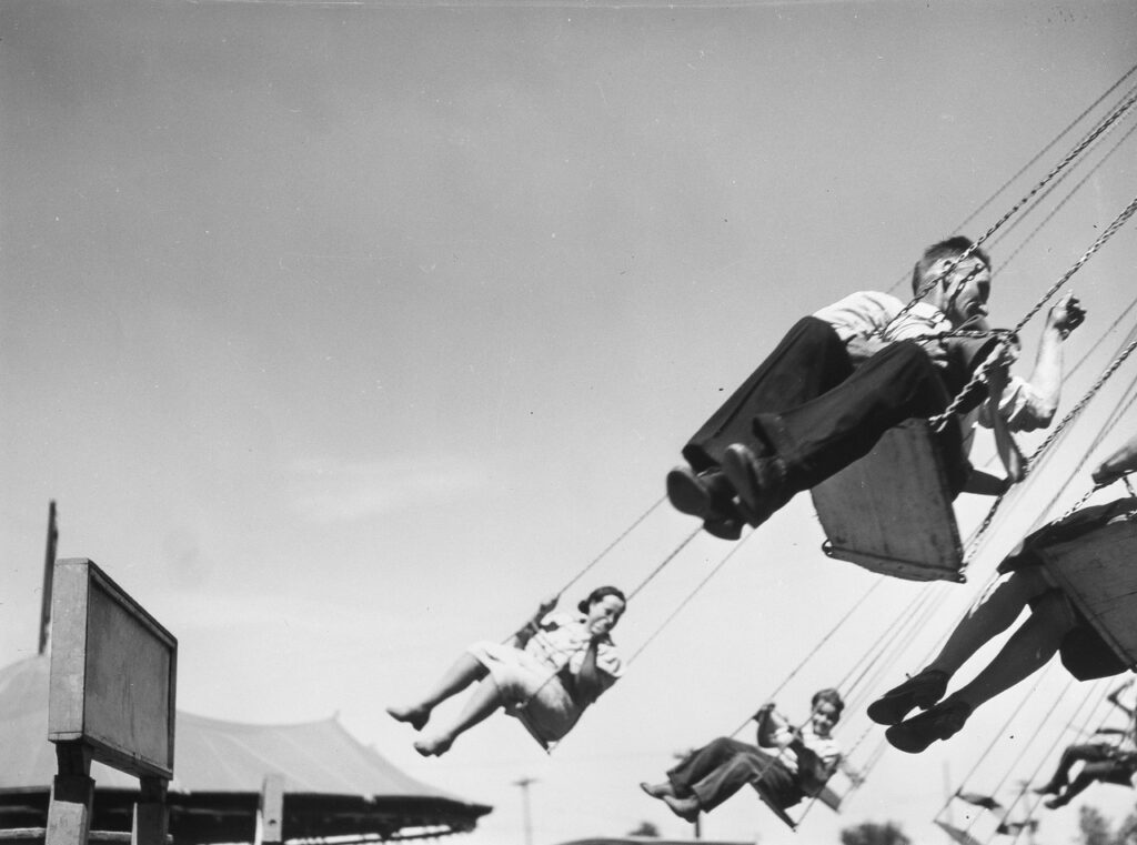Russell Lee (1903 - 1986). Ride at the carnival. Vale, Oregon. July 4, 1941.