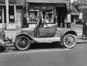 Marion Post Wolcott (1910 - 1990). Transportation for "hep cats." Louisville, Kentucky. 1940