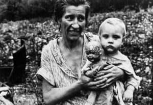Ben Shahn (1898 - 1969). Wife and child of share cropper. Arkansas. October 1935.