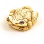 Toad, sculpture, ivory, artist unknown