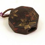 Manju netsuke with autumn leaves, sculpture, lacquer and gold, artist unknown